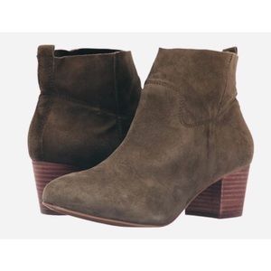 Steve Madden Harber Booties 8.5 Olive Suede